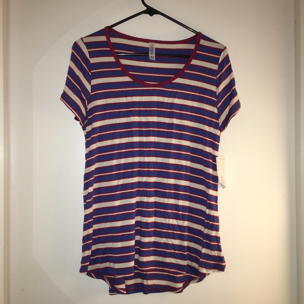 NWT LulaRoe Classic Tee, super cute striped!
